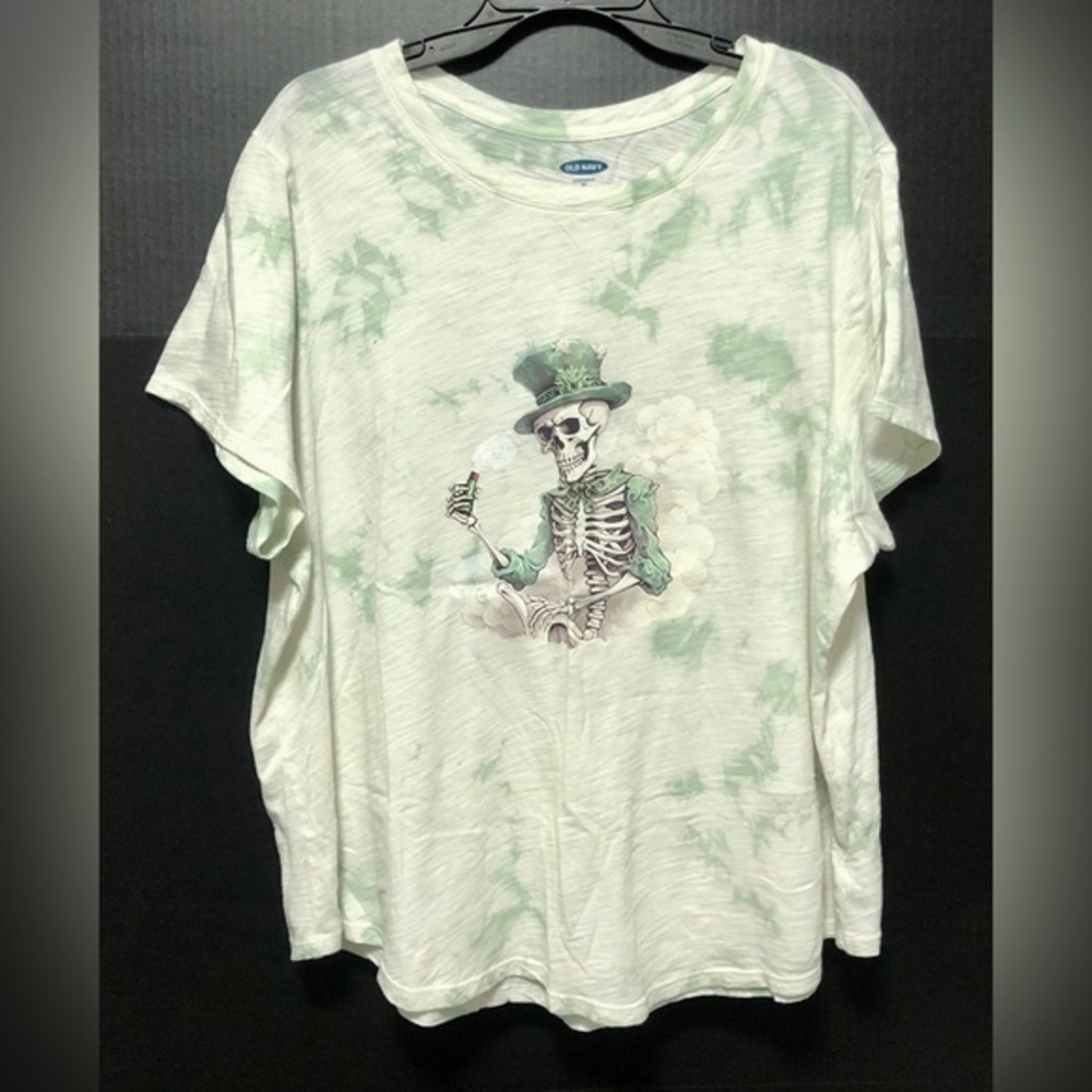 🌅Old Navy Upcycled Skeleton Leprechaun Tie-Dye T-Shirt